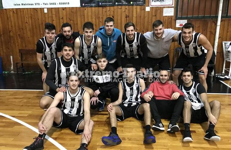 Los ganadores del Clásico. Los jugadores de Unión festejando luego del triunfo ante Talleres.