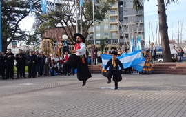 Imagen de D&iacute;a de la Independencia: Acto por el 9 de Julio en la Plaza