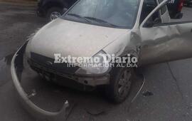 El auto chocado por la moto que era perseguida por Comando.