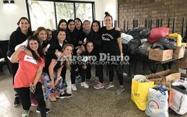 &Eacute;xito total la donaci&oacute;n de alimentos y abrigos por parte de la profe �Baby� y sus alumnas