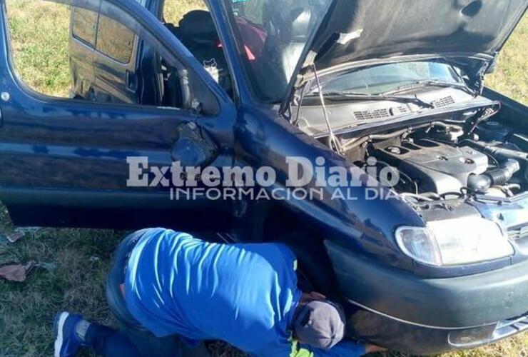 Imagen de Reventó una cubierta y terminó en el cantero central