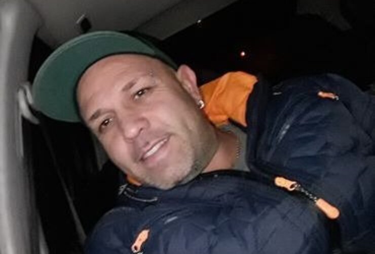 Carlos Ariel Señuque, de 41 años, fue asesinado esta mañana en el corazón del barrio Pichincha.