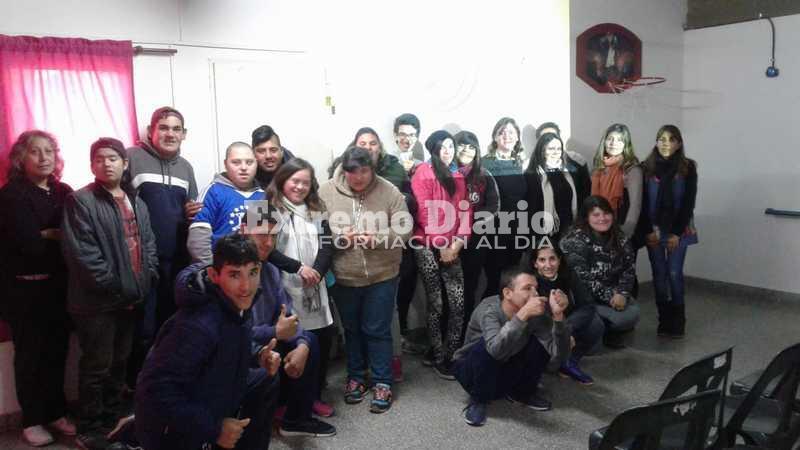 Imagen de En la Escuela Especial: Charla sobre manipulaci&oacute;n y elaboraci&oacute;n segura de alimentos