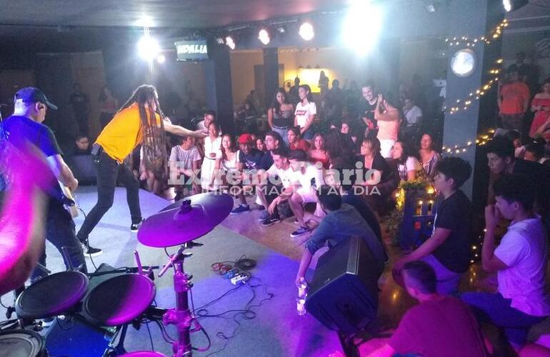 Los j&oacute;venes participaron durante todo el show