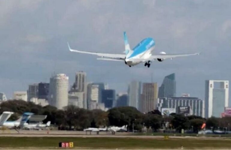 Imagen de Aerol&iacute;neas: el gobierno estima para este a&ntilde;o p&eacute;rdidas por 10.973,5 millones