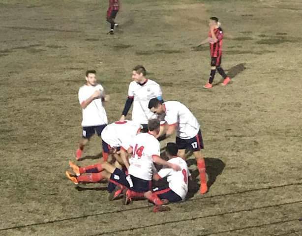 Talleres gan&oacute; un partido re&ntilde;ido en su debut de local en el Clausura.