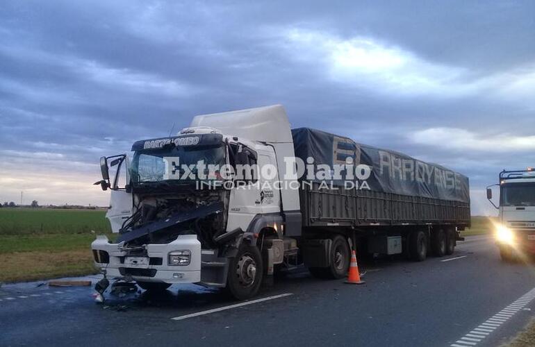 Imagen de Autopista: Choque entre dos camiones