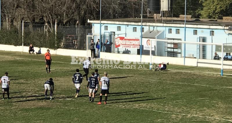 Penal pateado por Landriel y ataj&oacute; Machuca.