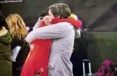 Abrazo de gloria. Sofía y Daina celebran el paso al Nacional.