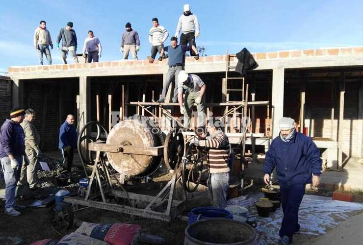 La obra pudo hacerse gracias a la colaboración de la comunidad.