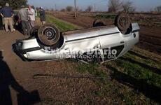 Imagen de Reventó una cubierta y despistó