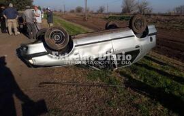 Imagen de Reventó una cubierta y despistó
