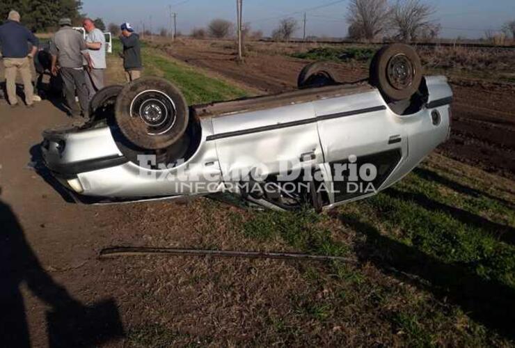 Imagen de Reventó una cubierta y despistó