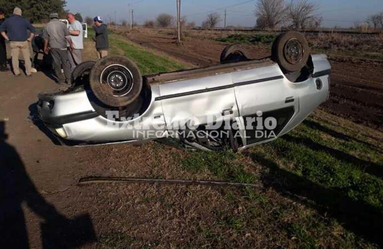 Imagen de Reventó una cubierta y despistó