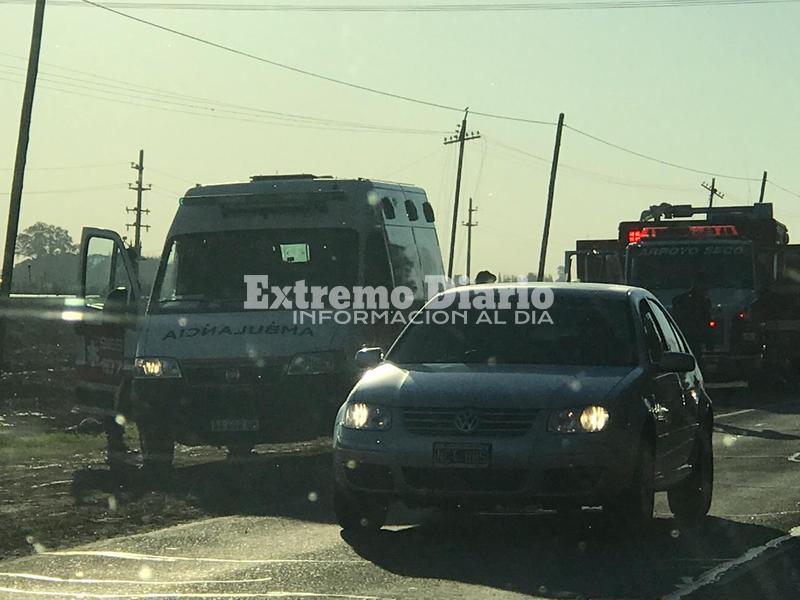 Imagen de Reventó una cubierta y despistó
