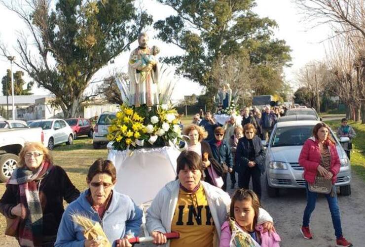 Los fieles acompañaron la Procesión y la Santa Misa impulsados por la fe y el pedido de trabajo.