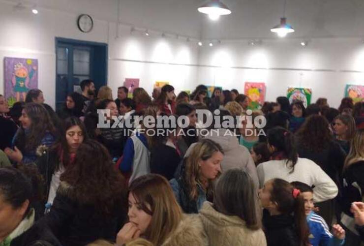 Imagen de Gran asistencia en la apertura de la muestra de María Belén De Rienzo