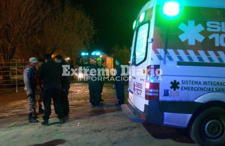 Imagen de Rescatan a dos personas que cayeron al Paraná