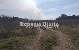Imagen de #Ahora. Una dotaci&oacute;n trabaja en incendio de pastizales