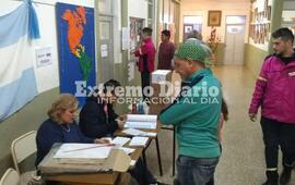 Imagen de Im&aacute;genes de las PASO presidenciales en Arroyo Seco