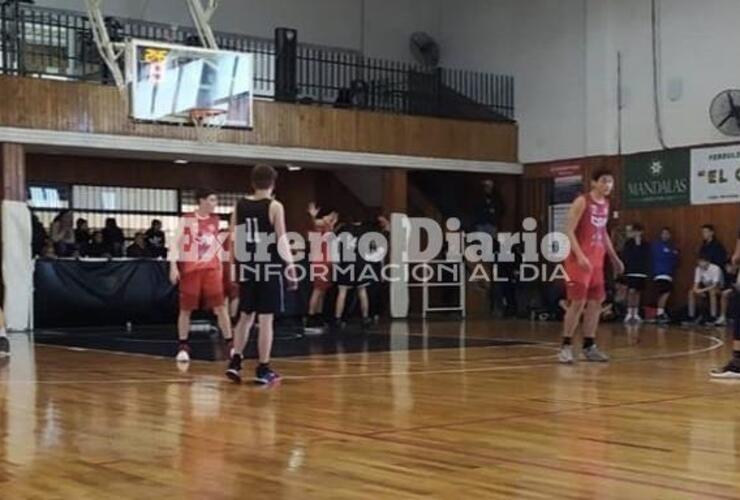 Las juveniles de Unión de local ante Provincial.