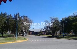 En la esquina. Una c&aacute;mara municipal est&aacute; instalada a pocos metros de donde sucedi&oacute; el robo.