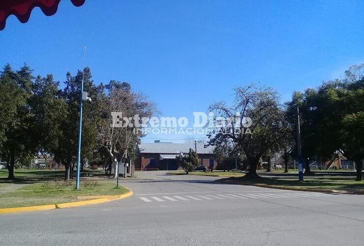 En la esquina. Una cámara municipal está instalada a pocos metros de donde sucedió el robo.