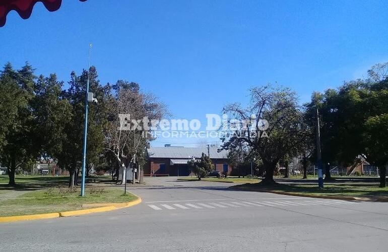 En la esquina. Una cámara municipal está instalada a pocos metros de donde sucedió el robo.