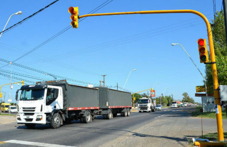 El accidente se dio en esta intersección de la vecina localidad.