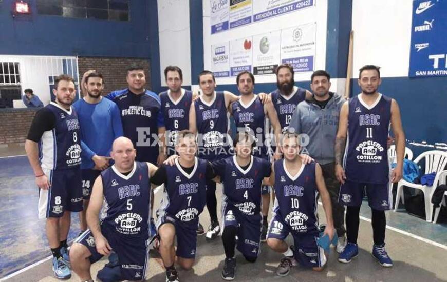 El equipo de �Reserva� de Athletic en el Sal&oacute;n Dorado.