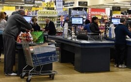 Imagen de Saglione descart&oacute; el pago de un bono y dijo que "el salario p&uacute;blico en Santa Fe est&aacute; cubierto con la cl&aacute;usula gatillo"