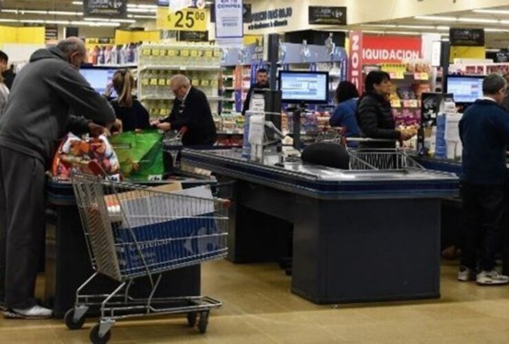 Imagen de Saglione descart&oacute; el pago de un bono y dijo que "el salario p&uacute;blico en Santa Fe est&aacute; cubierto con la cl&aacute;usula gatillo"