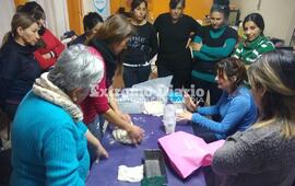 Se dicta todos los viernes en el Polideportivo