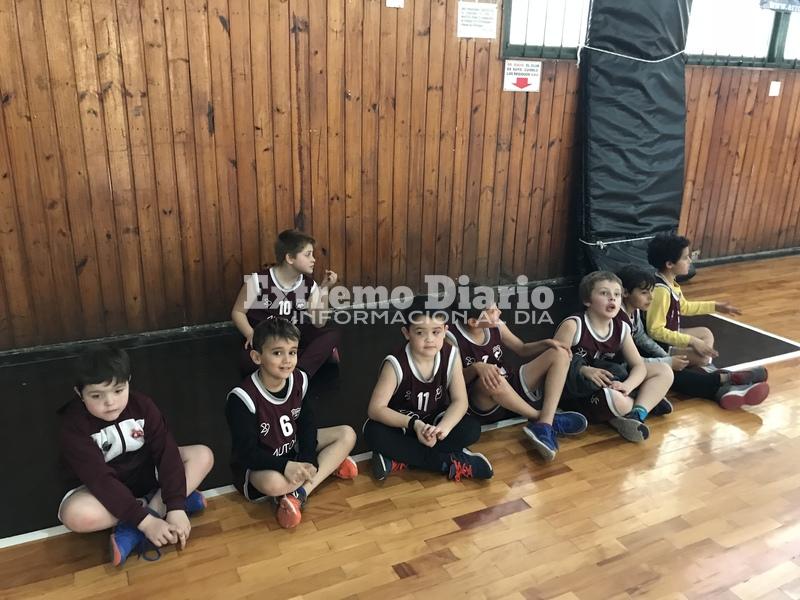 Mini jugadores de Defensores de Villa Ramallo.