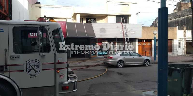 Imagen de Incendio en San Mart&iacute;n al 800