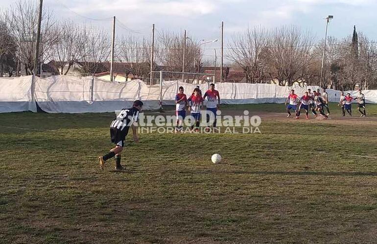 El "Panza" goleó de visitante al débil equipo de Alvear.