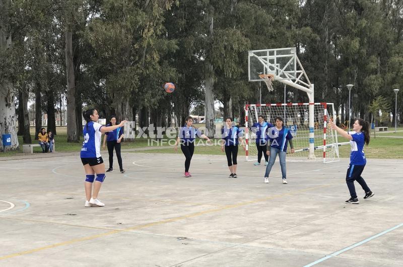 Libertad frente a Pueblo Esther en Juveniles.