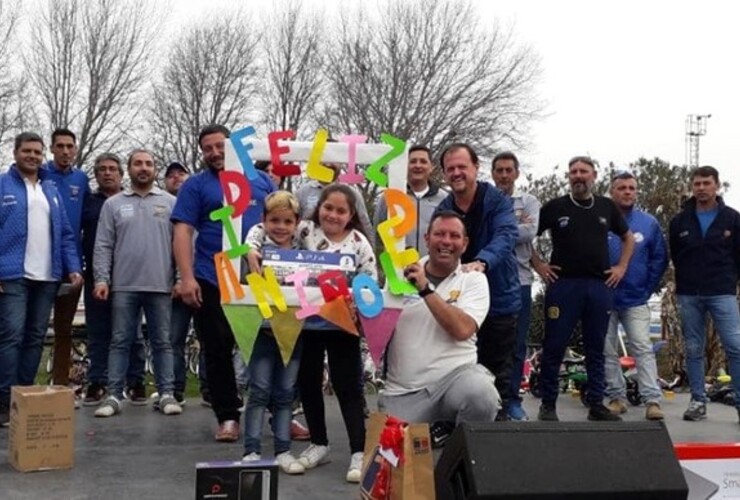 Imagen de Gran Fiesta del Día del Niño organizada por Camioneros