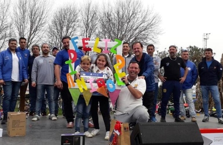 Imagen de Gran Fiesta del Día del Niño organizada por Camioneros