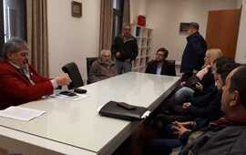 Imagen de Rubeo junto a los representantes de gremios