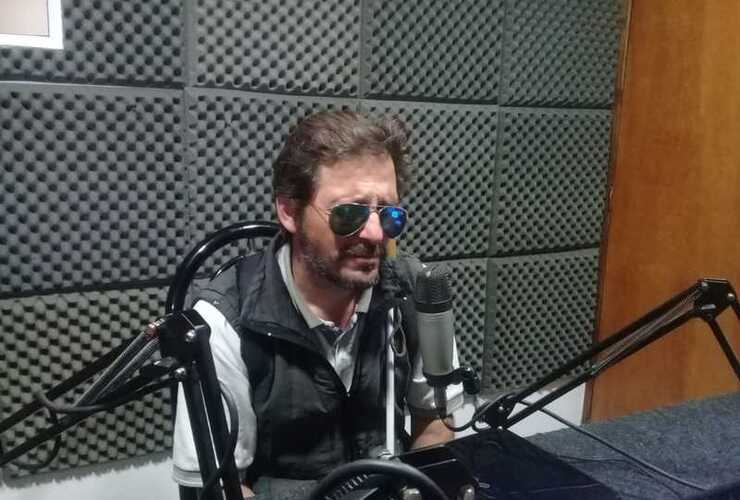 Oscar Casella, tiene 46 años y esta mañana estuvo en los estudios de Radio Extremo 106.9