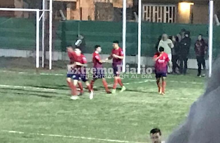 Triunfazo. Talleres derrotó al "Azul" en un partido para el infarto.