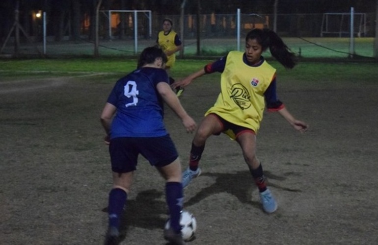 Las pibas de Talleres triunfaron en el amistoso ante el "Azul". (FOTO: FACEBOOK ARROYO SECO ATHLETIC CLUB) Las pibas de Talleres triunfaron en el amistoso ante el "Azul". (FOTO: FACEBOOK ARROYO SECO ATHLETIC CLUB)
