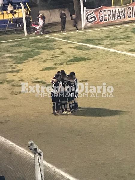 Geste del gol de Chino D&iacute;az a los 24 del segundo tiempo.