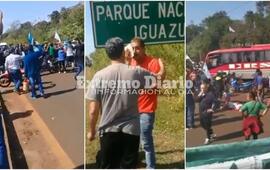 Los pasajeros se encontraron con la movilizaci&oacute;n mientras se dirig&iacute;an al aeropuerto en Puerto Iguaz&uacute;.