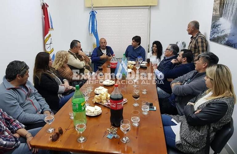 Fue recibido en la Comuna de Fighiera pero no cuenta con tales acreditaciones diplomáticas.