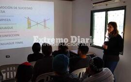 Imagen de Personal de ASSAL de provincia de visita en Arroyo Seco