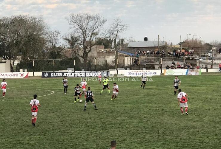 Imagen de Uni&oacute;n gan&oacute; y gole&oacute; a Juventud Unida