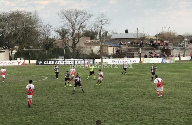 Imagen de Unión ganó y goleó a Juventud Unida