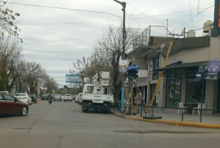 Imagen de Reparan semaforización en San Martín y Libertad